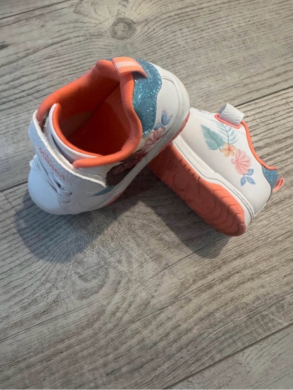 Disney Moana White and Coral Kids Sneakers - Picture 2 of 4